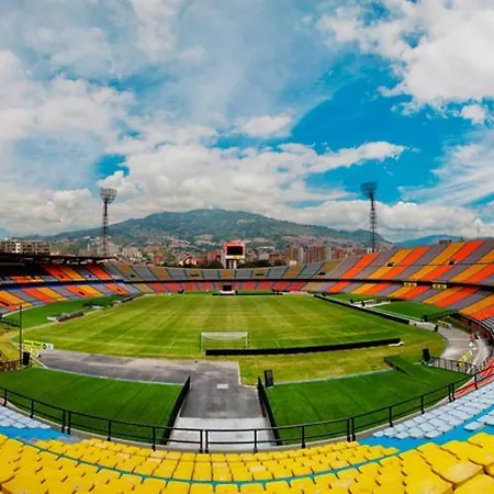 22 Apartamento 3 Habitaciones Con Balcon En Laureles Estadio Medellin Exterior photo